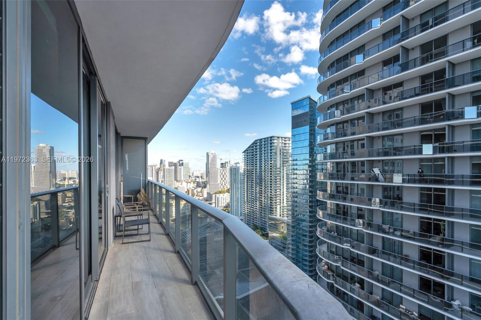 55 SW 9th St # 3703, Miami FL 33130 photo 2