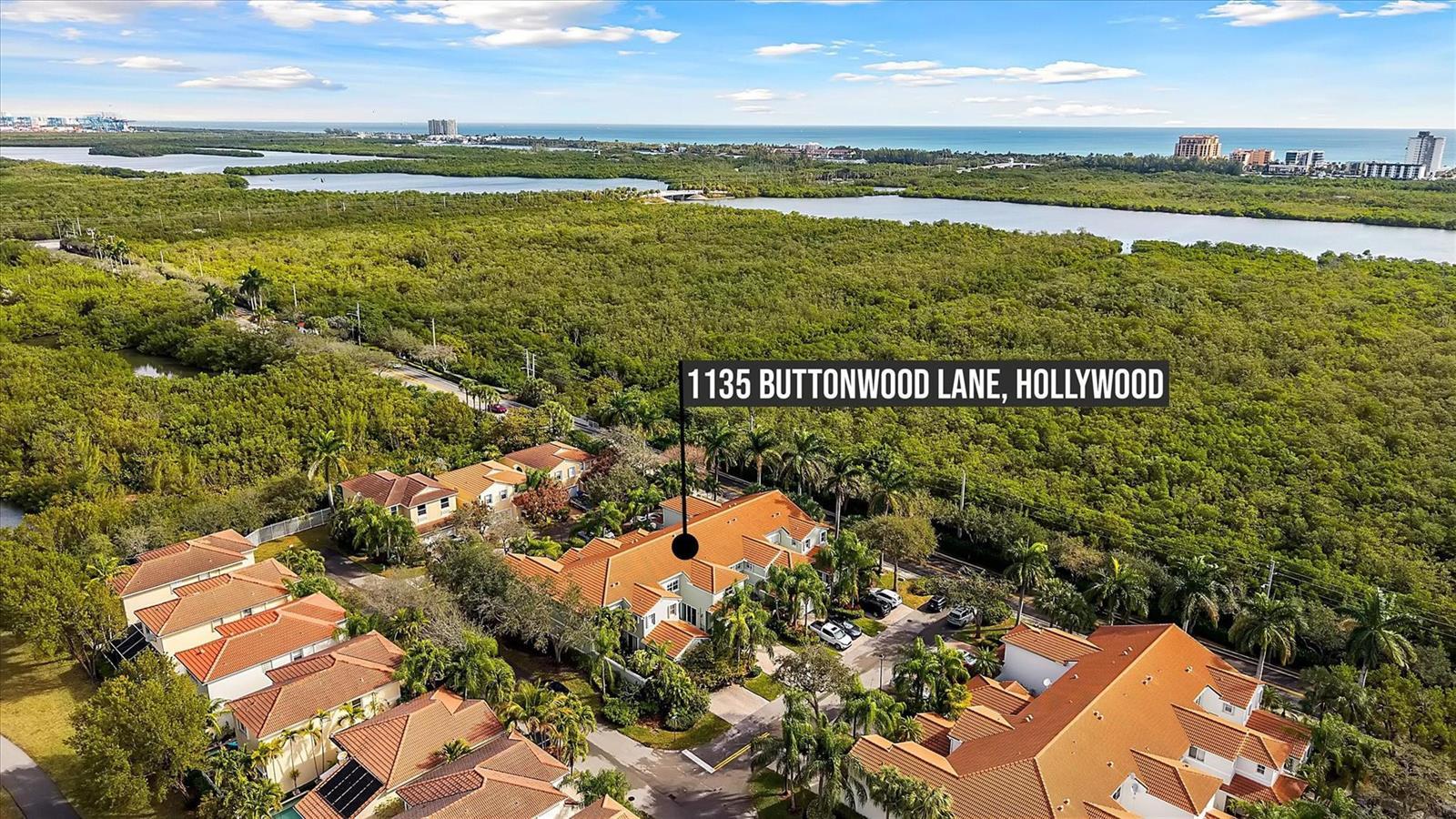 1135 Buttonwood Lane, Hollywood FL 33019 photo 2
