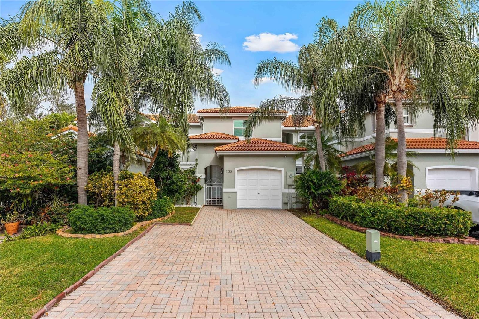 1135 Buttonwood Lane, Hollywood FL 33019