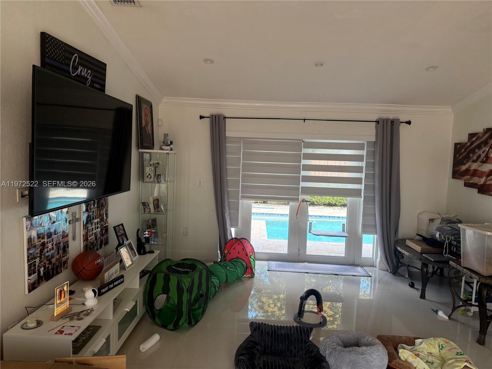 19633 NW 62nd Pl, Miami FL 33015 photo 2