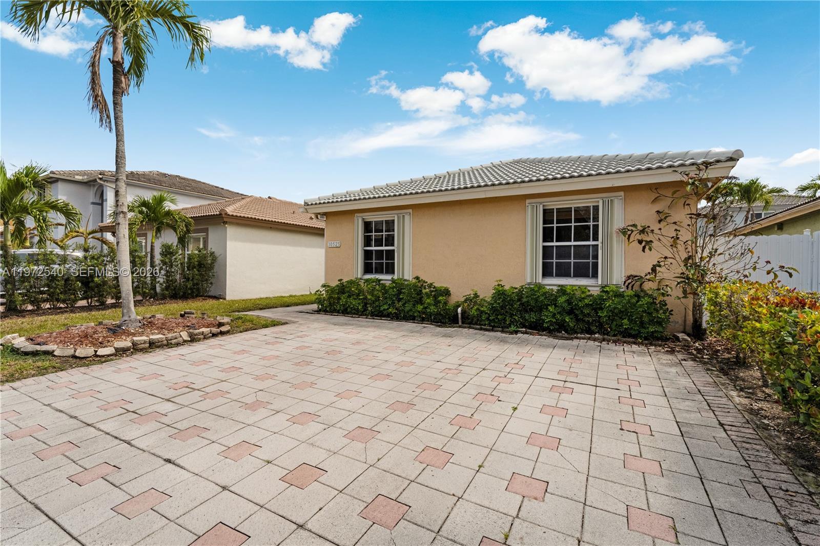 10523 SW 161st  PL, Miami FL 33196 photo 2