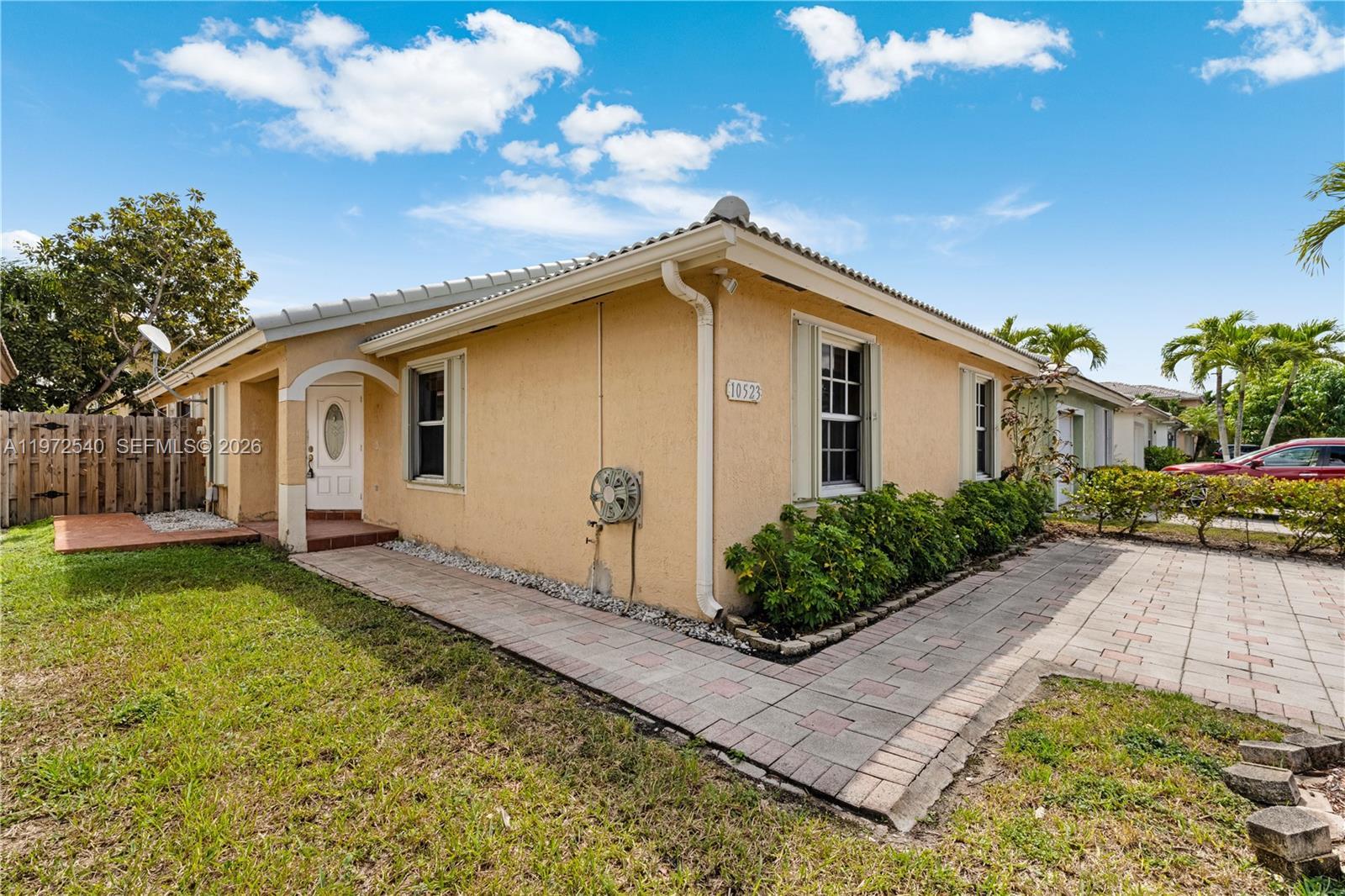 10523 SW 161st  PL, Miami FL 33196 photo 3