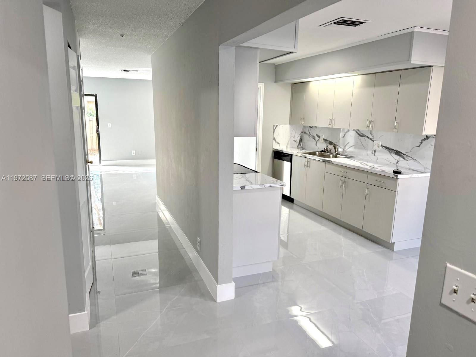2700 N 34th Ave # I, Hollywood FL 33021 photo 3