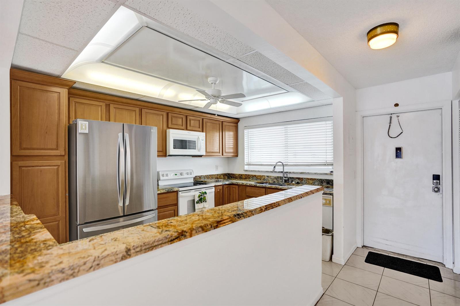 2012 S Federal Highway # 404, Boynton Beach FL 33435 photo 2