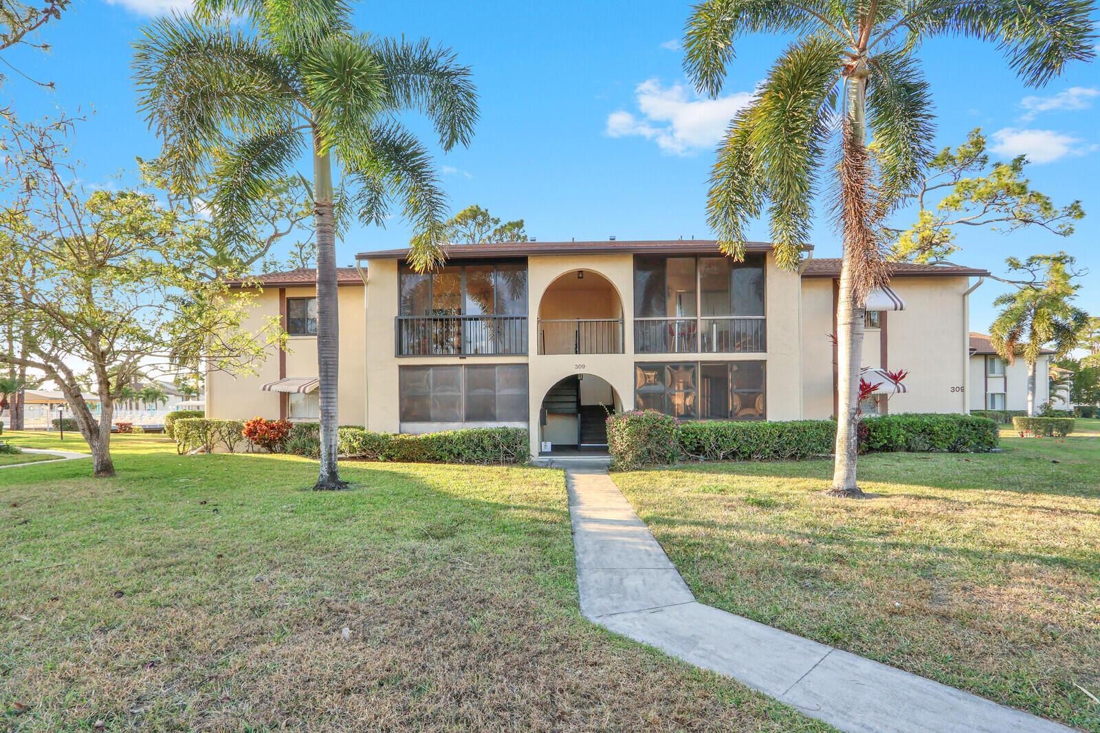 309 Knotty Pine Circle # 1, FL 33463