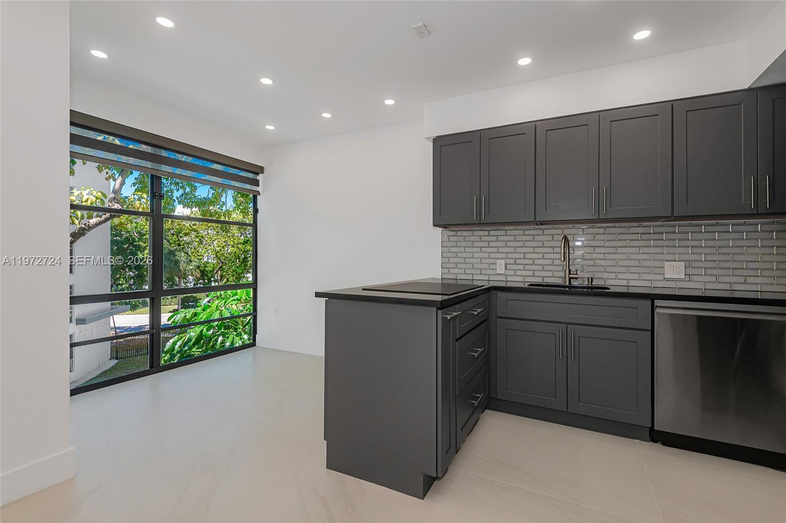 17620 Atlantic Blvd # 311, Sunny Isles Beach FL 33160 photo 2