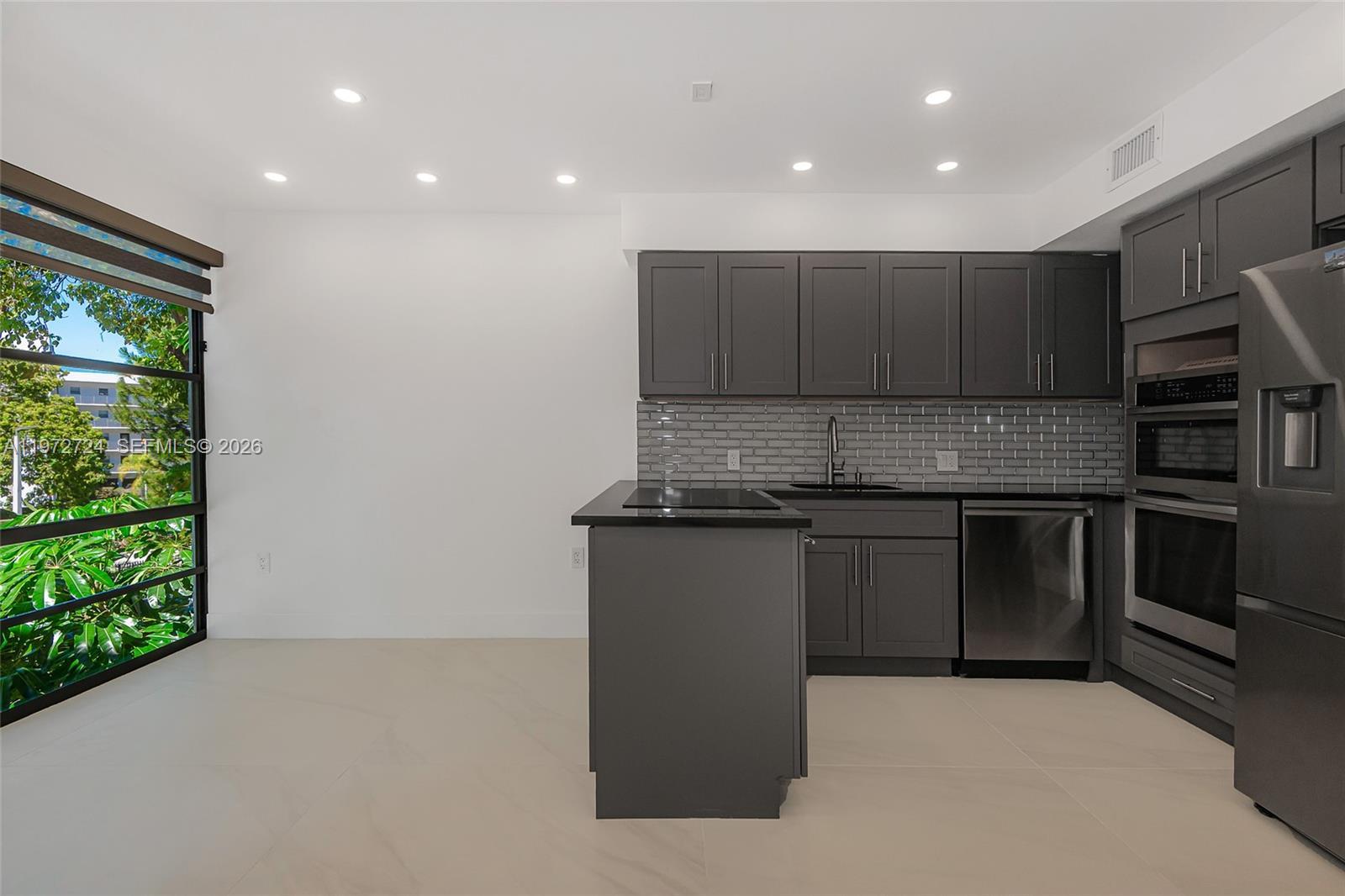17620 Atlantic Blvd # 311, Sunny Isles Beach FL 33160