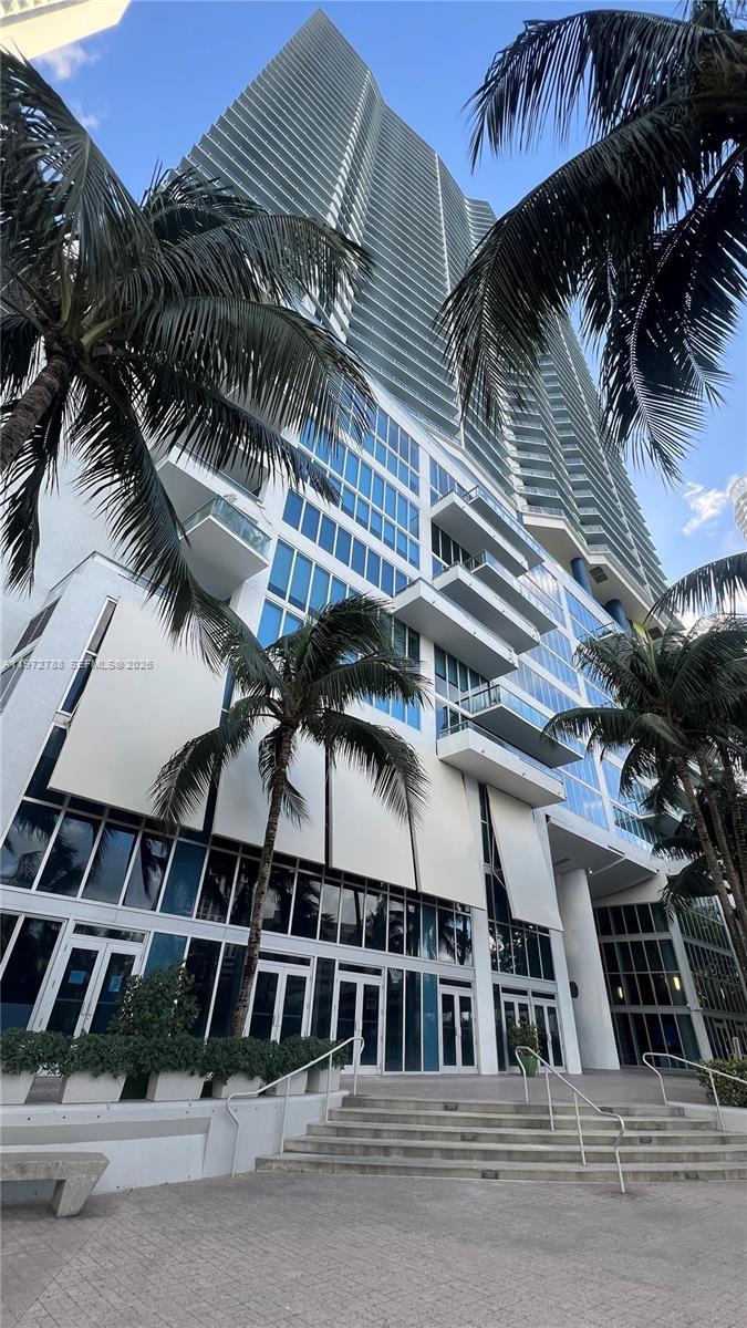 185 SW 7th St # 2202, Miami FL 33130 photo 2