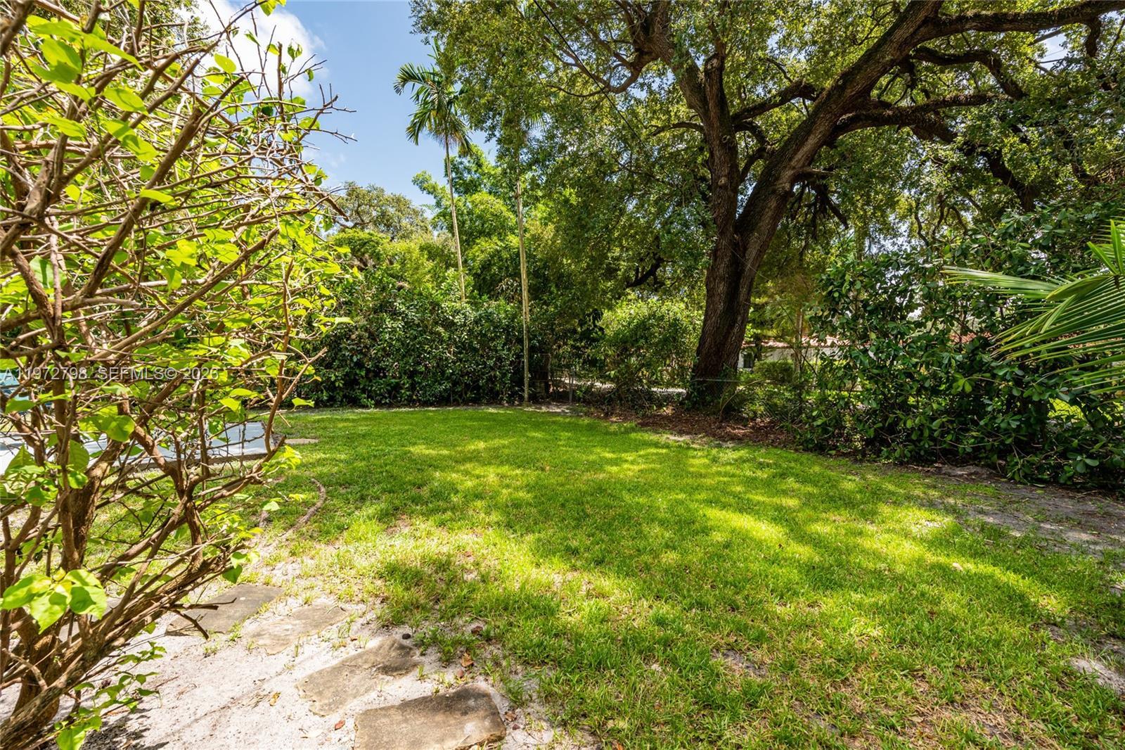 330 NE 86 St, El Portal FL 33138 photo 5