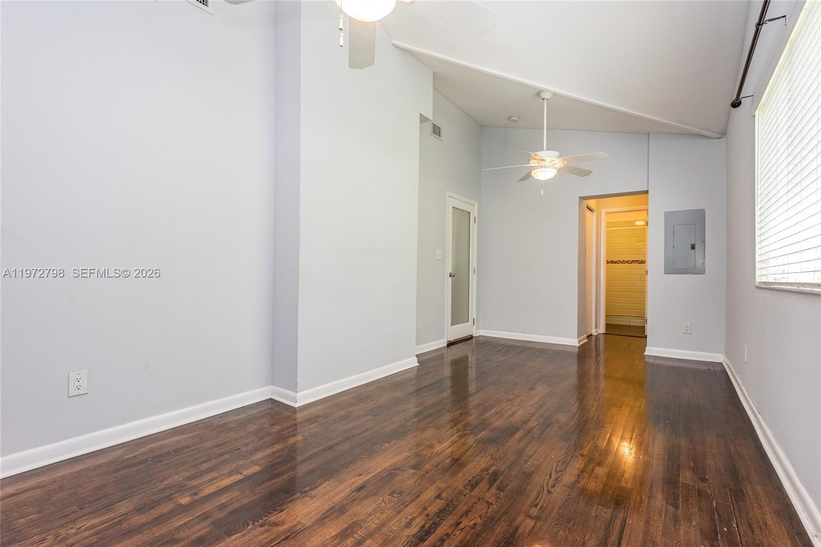 330 NE 86 St, El Portal FL 33138 photo 4