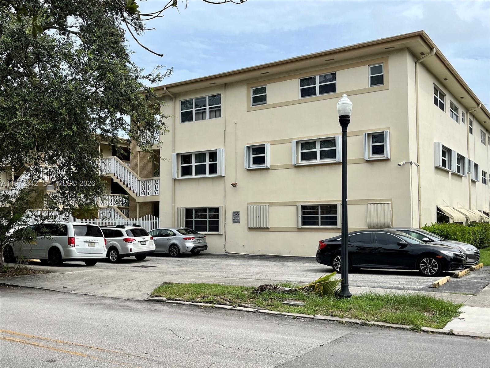 1958 Monroe St # 210, Hollywood FL 33020