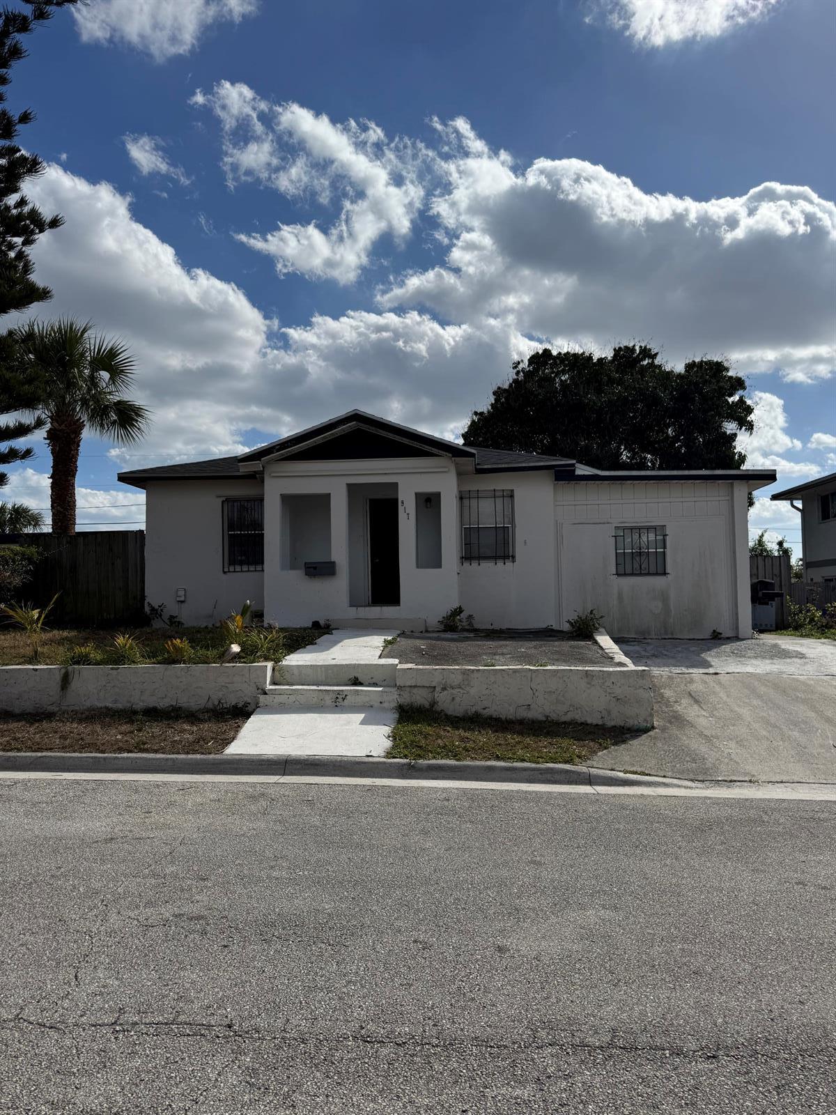 917 W 7th Street, Riviera Beach FL 33404