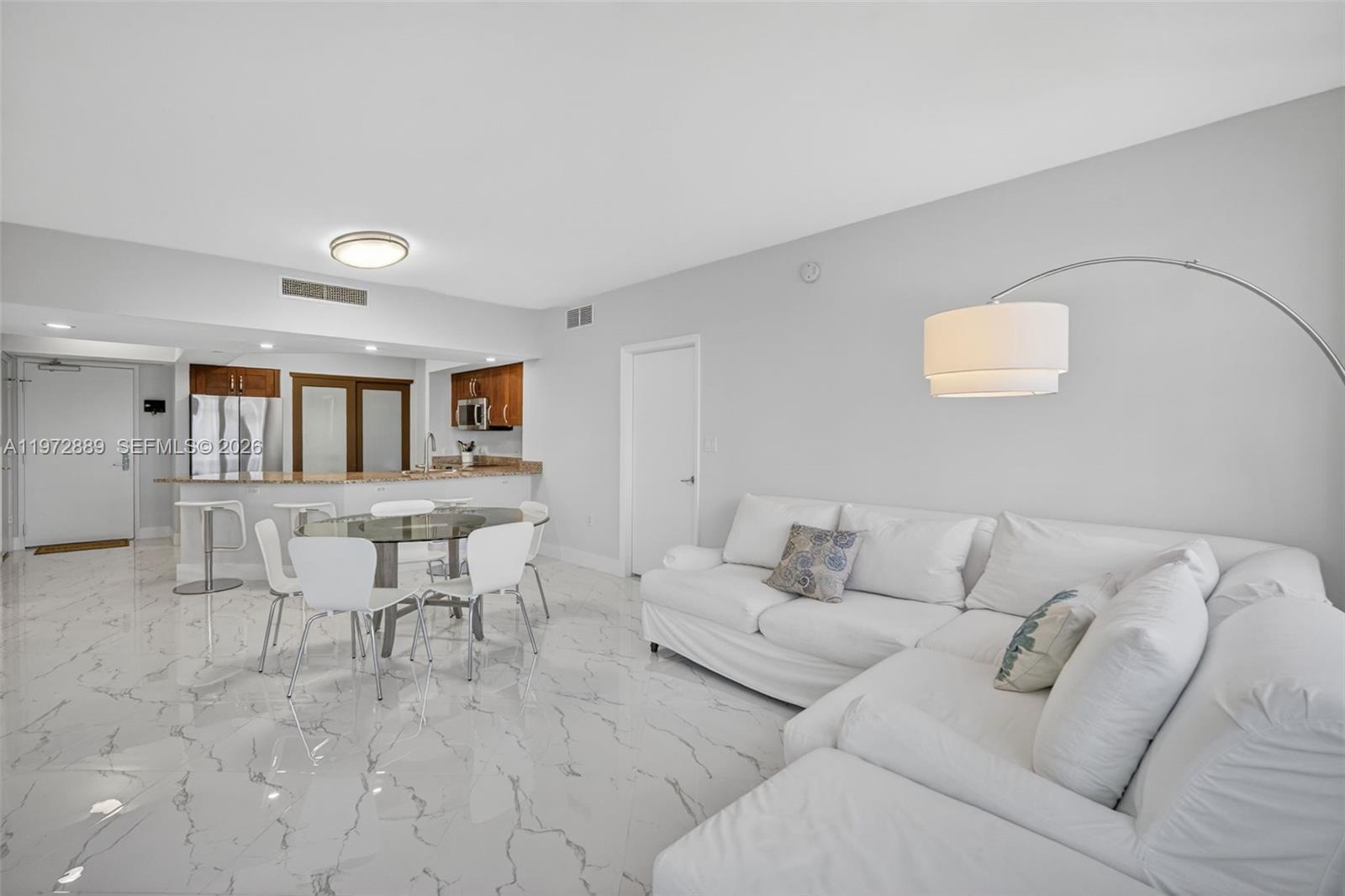 20000 E Country Club Dr # 714, Aventura FL 33180 photo 2