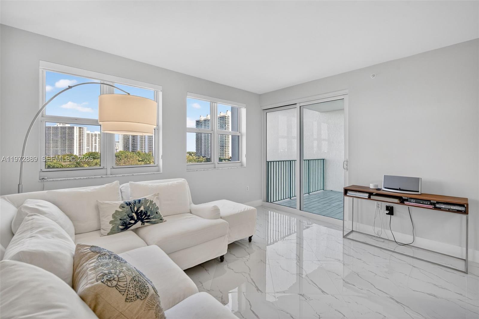 20000 E Country Club Dr # 714, Aventura FL 33180 photo 3