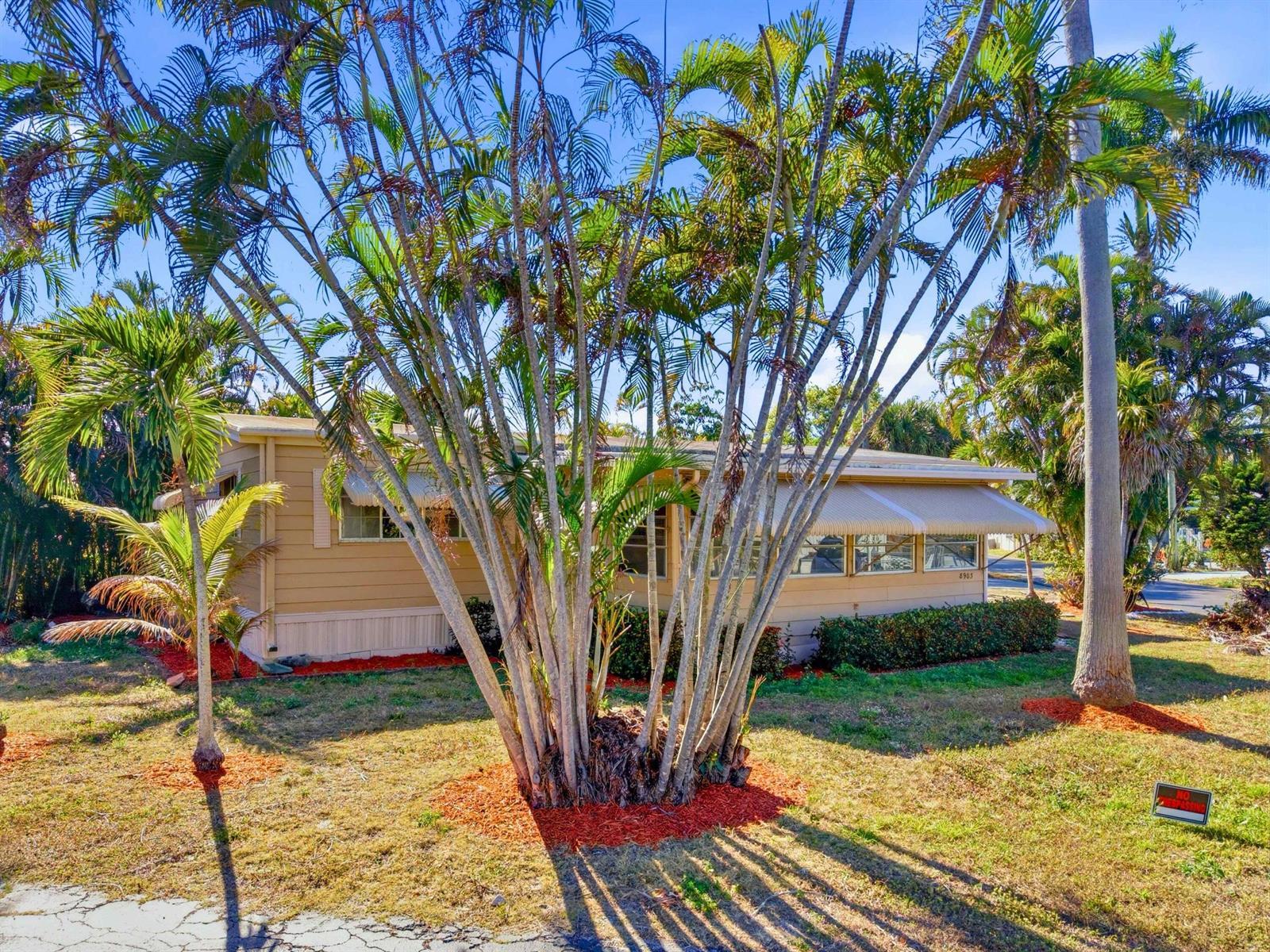 8903 Oak Street, Boynton Beach FL 33436 photo 3