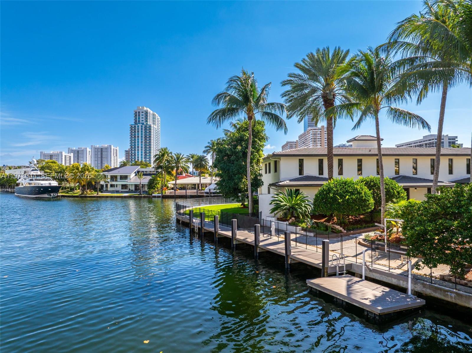501 Hibiscus Dr, Hallandale Beach FL 33009 photo 4