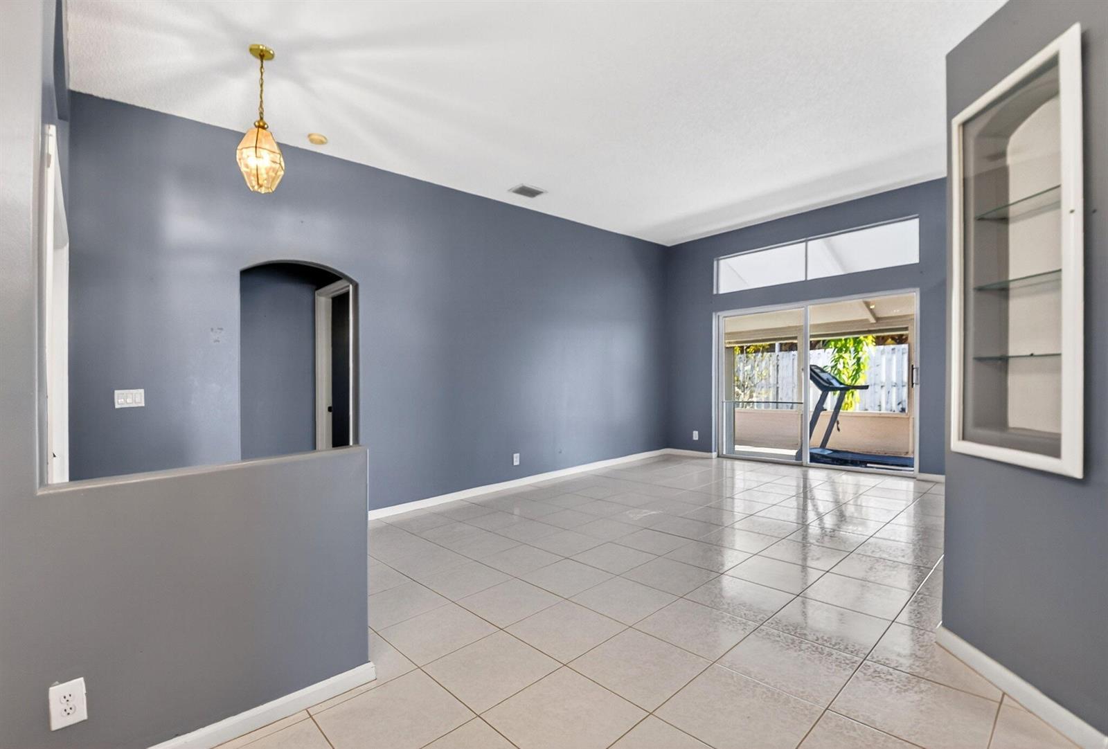 6778 Las Colinas Street, Lake Worth FL 33463 photo 5