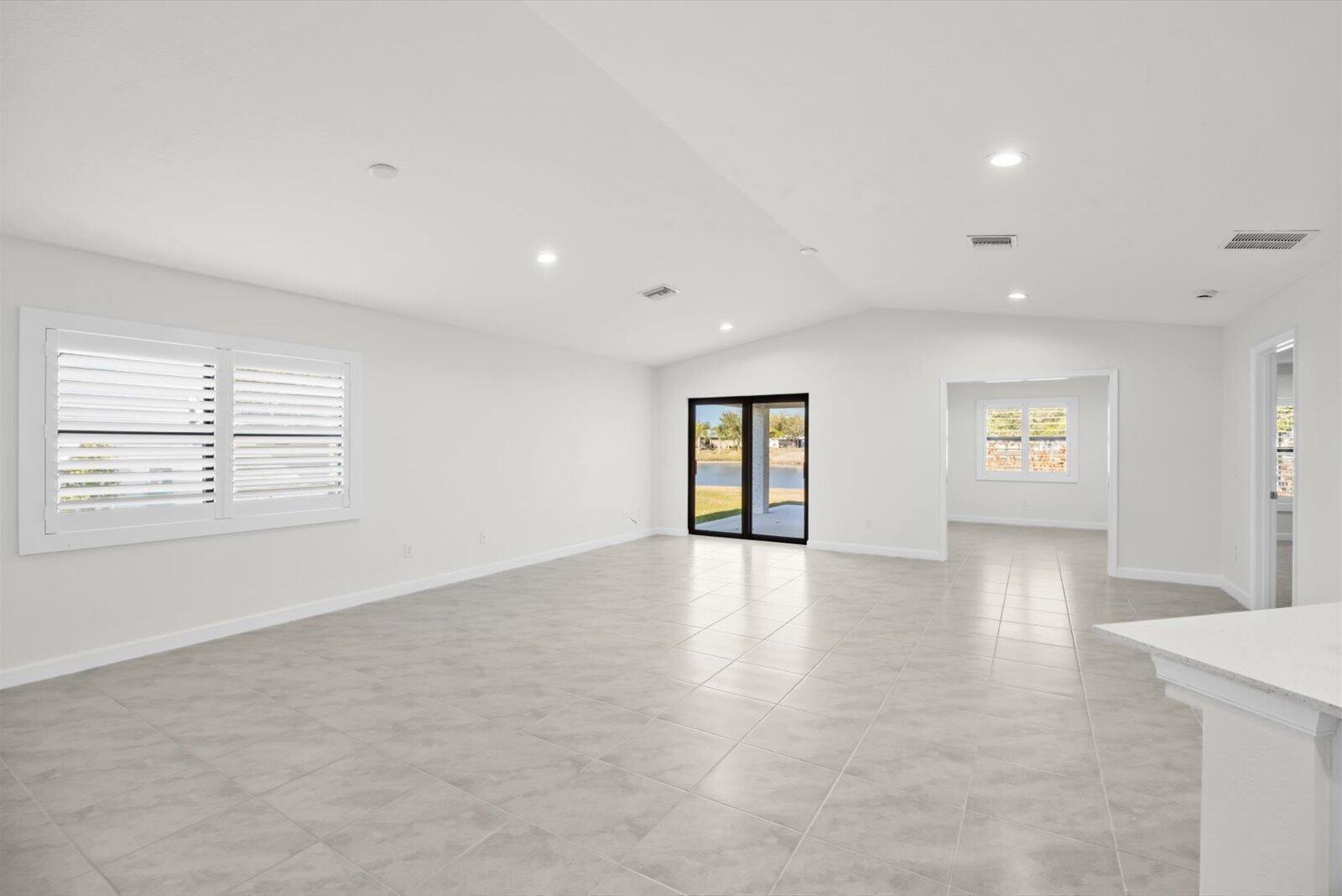 39 Villa Blanca, Fort Pierce FL 34951 photo 5