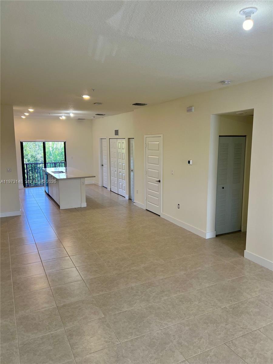 8031 NW 104th Ave # 22, Doral FL 33178 photo 4