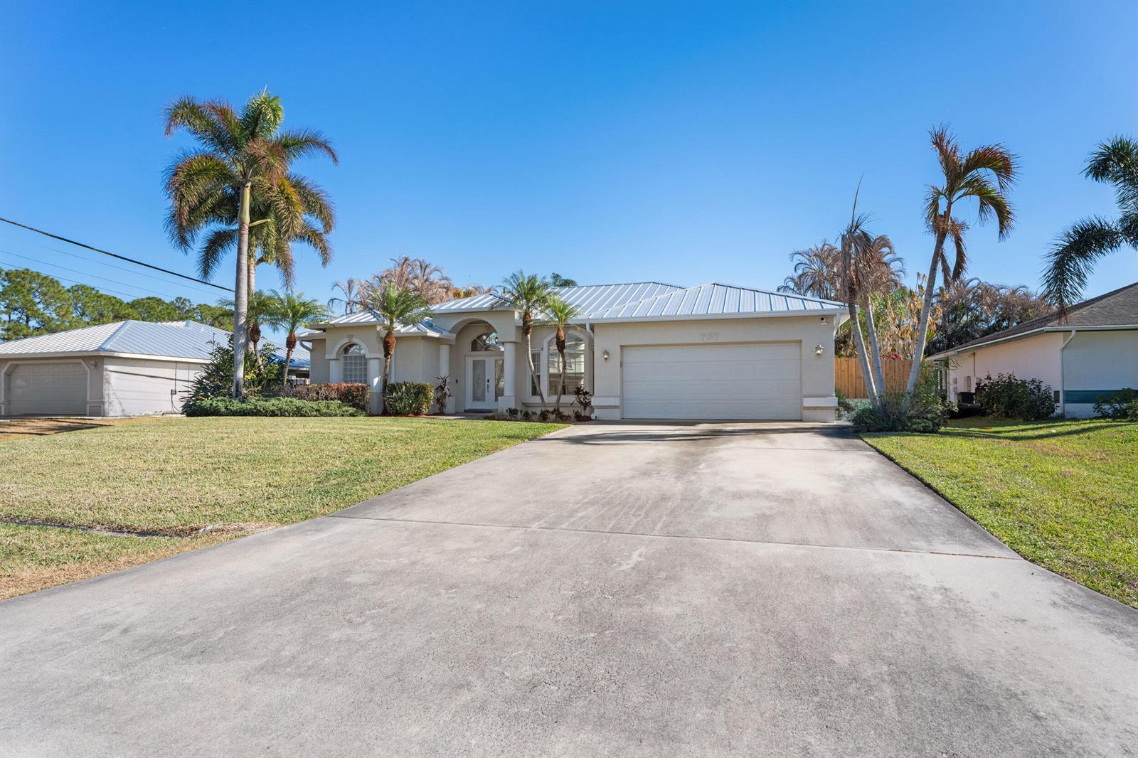 737 SW Dalton Circle, Port St. Lucie FL 34953 photo 4