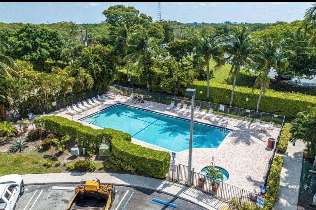 1910 Belmont Place, Boynton Beach FL 33436
