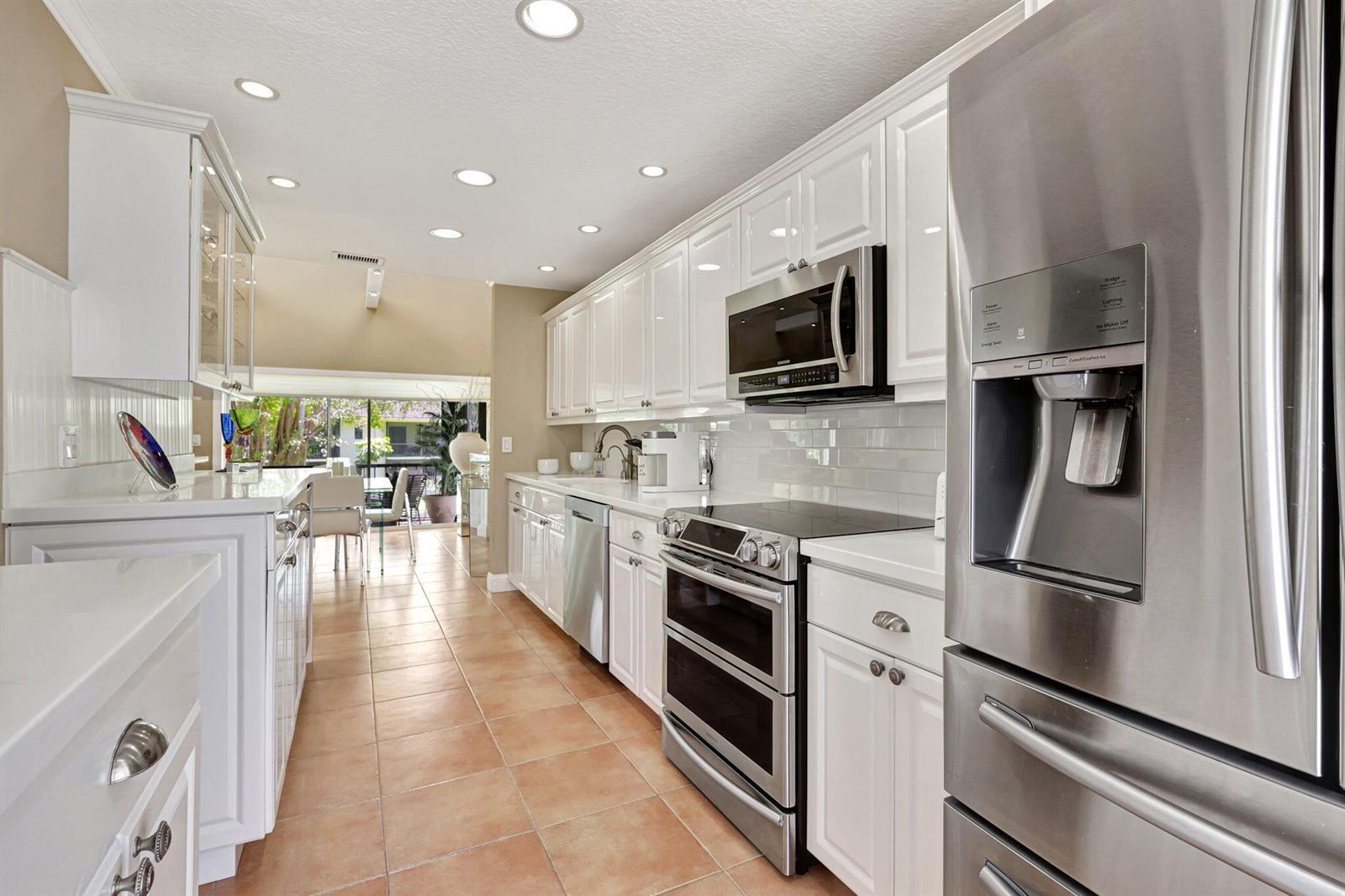 6890 Willow Wood Drive # 206, Boca Raton FL 33434 photo 2