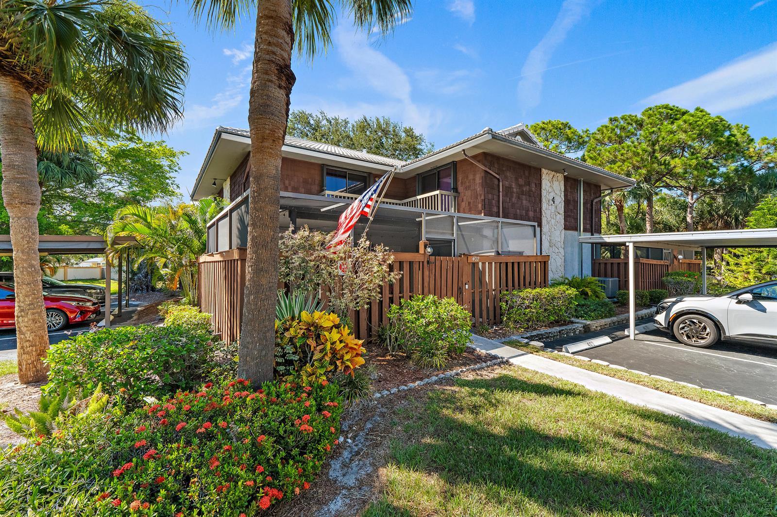 402 SE Castle Court, Port St. Lucie FL 34952