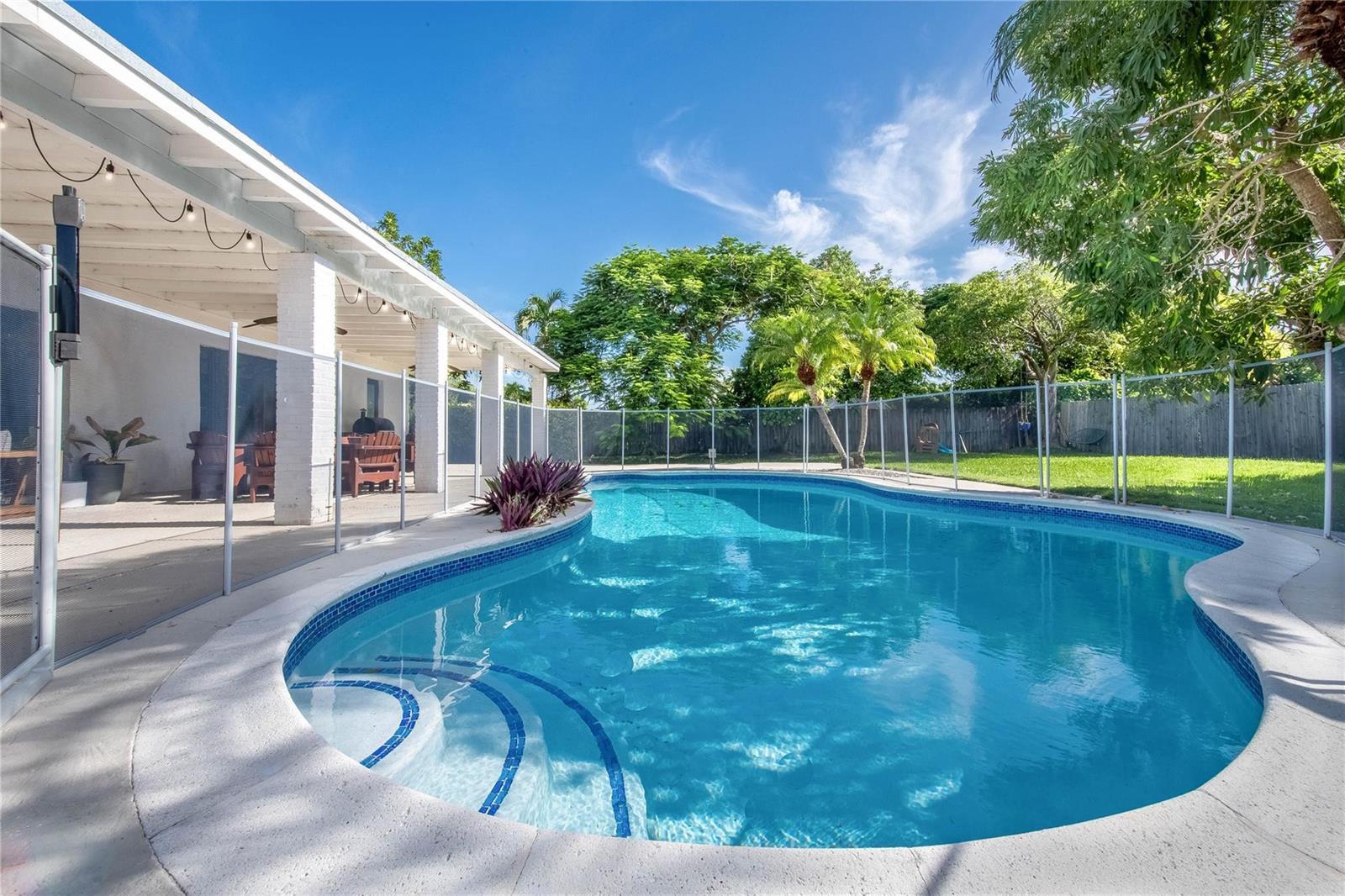 16670 SW 90th Avenue, Palmetto Bay FL 33157 photo 2
