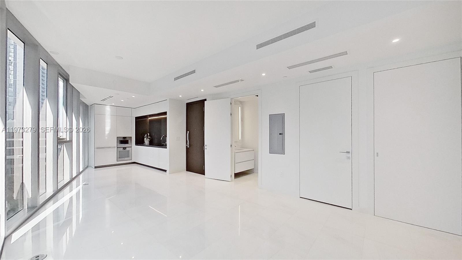 300 Biscayne Boulevard Way # 506E, Miami FL 33131 photo 3