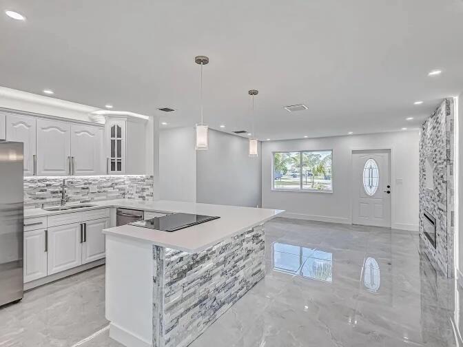 855 Date Palm Drive, Lake Park FL 33403