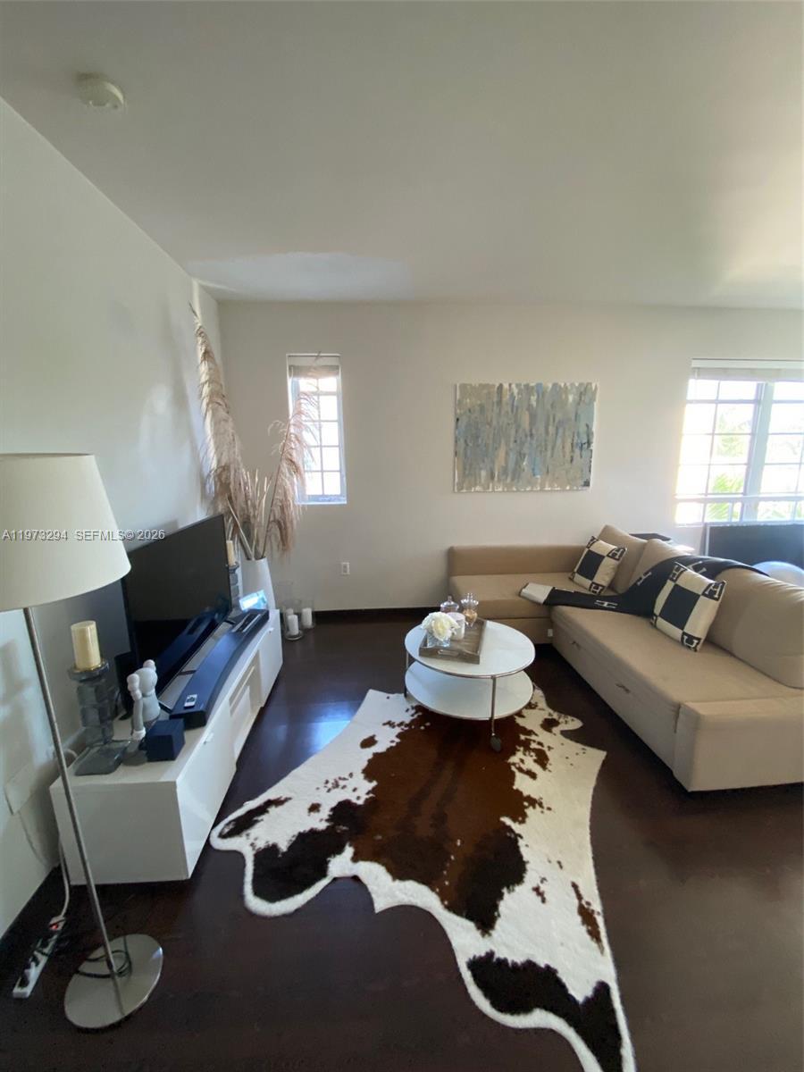 435 21st St # 307, Miami Beach FL 33139 photo 2