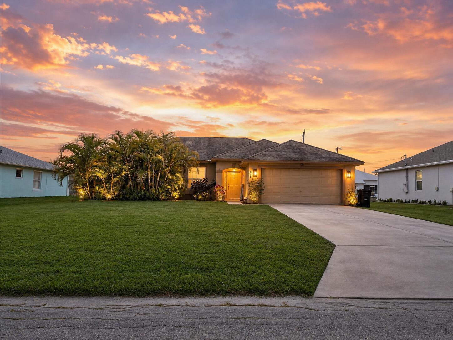 542 SW Prater Avenue, Port St. Lucie FL 34953