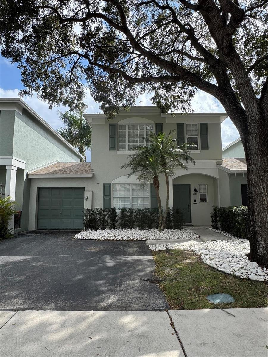 9530 E Plum Harbor Way, Tamarac FL 33321 photo 2