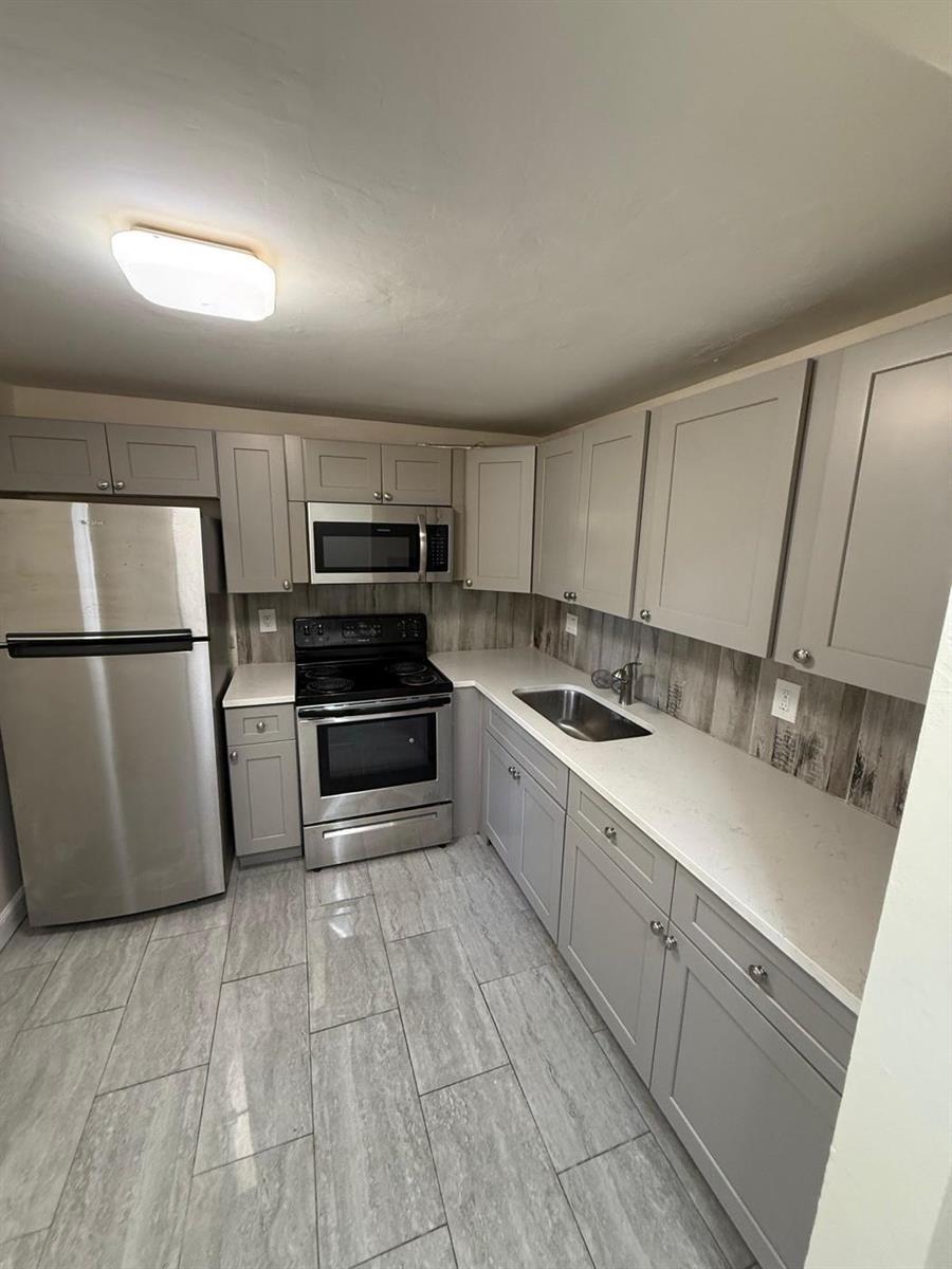 1505 Crescent Circle # C33, Lake Park FL 33403 photo 4