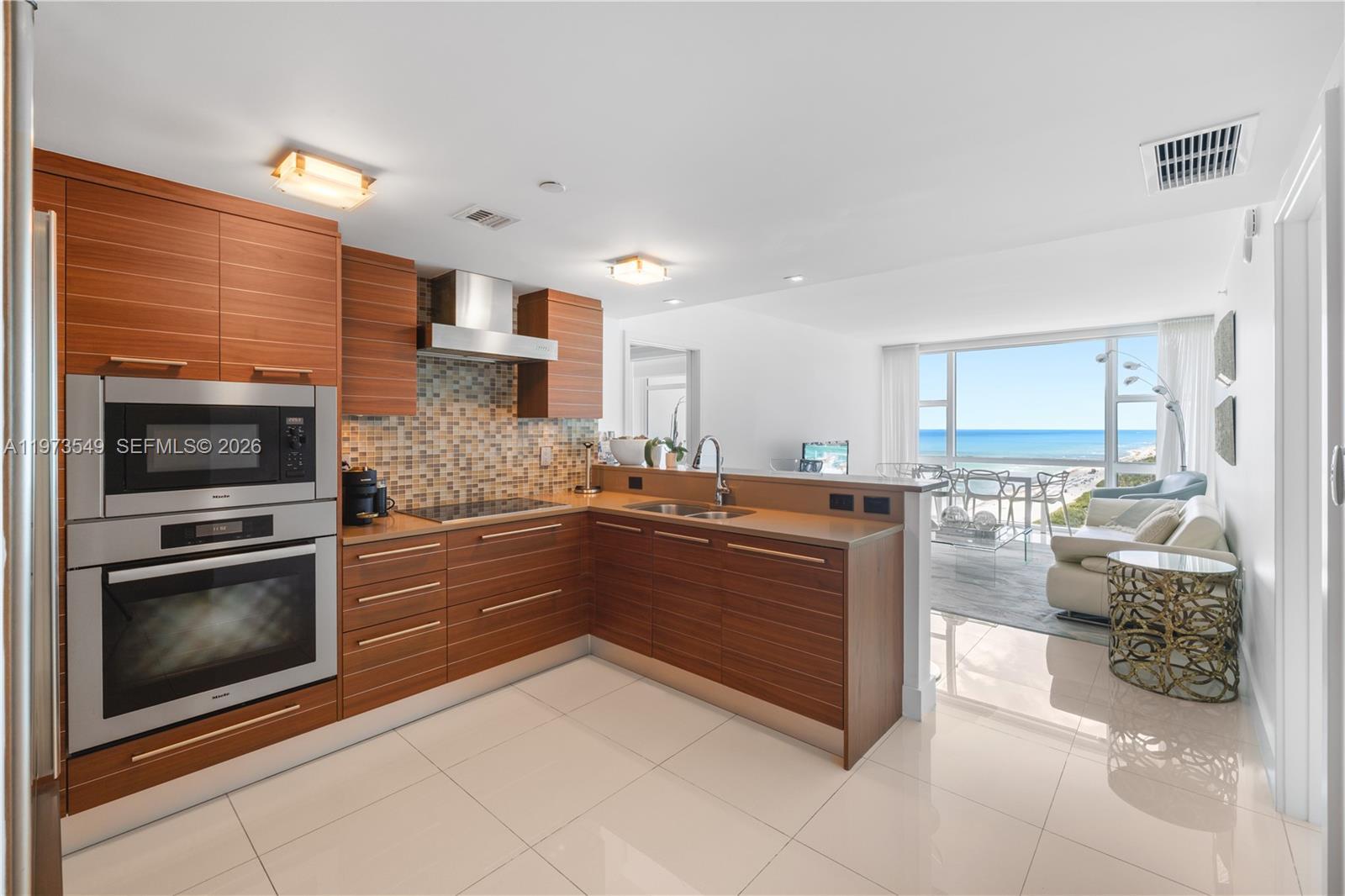 6801 Collins Ave, Miami Beach FL 33141 photo 3