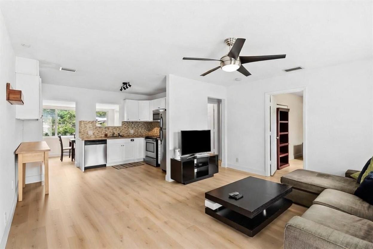 41 NE 46th Street, Oakland Park FL 33334 photo 2