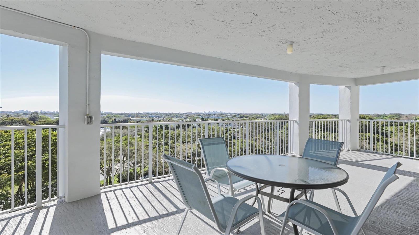 625 Oaks Drive # 808, Pompano Beach FL 33069 photo 3