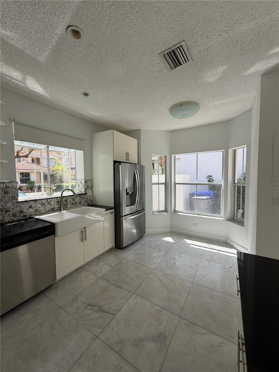 1534 Weeping Willow Way # 1534, Hollywood FL 33019 photo 2