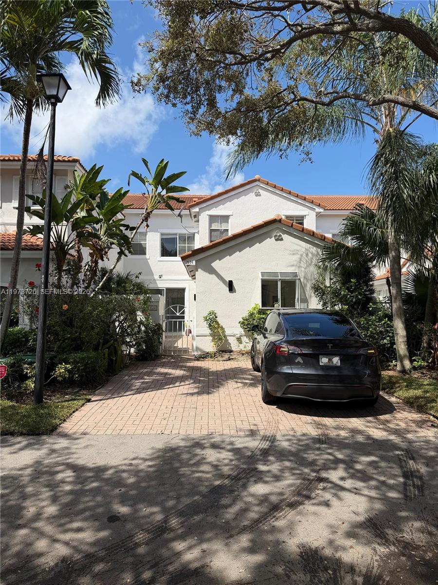 1534 Weeping Willow Way # 1534, Hollywood FL 33019 photo 3
