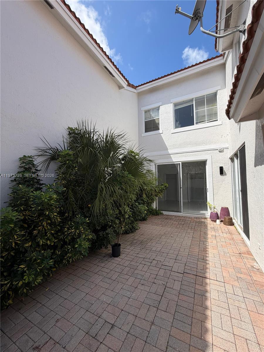 1534 Weeping Willow Way # 1534, Hollywood FL 33019 photo 4