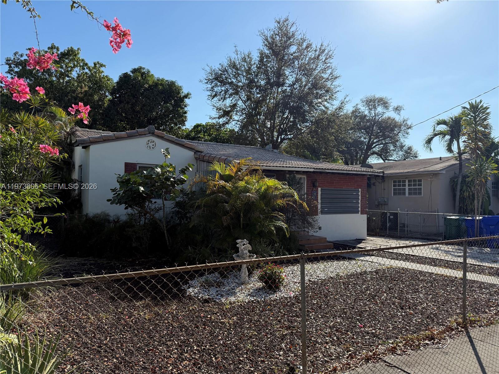 2750 SW 26th St, Miami FL 33133 photo 2