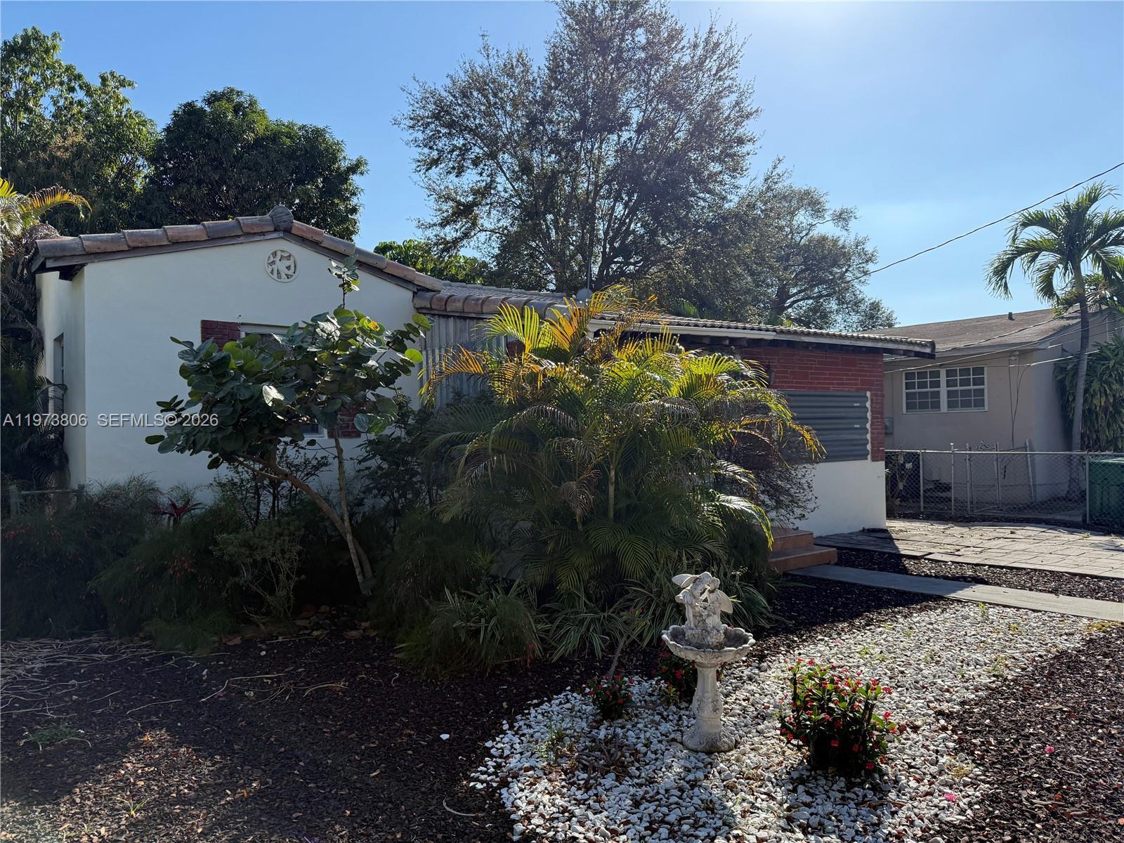 2750 SW 26th St, Miami FL 33133 photo 4