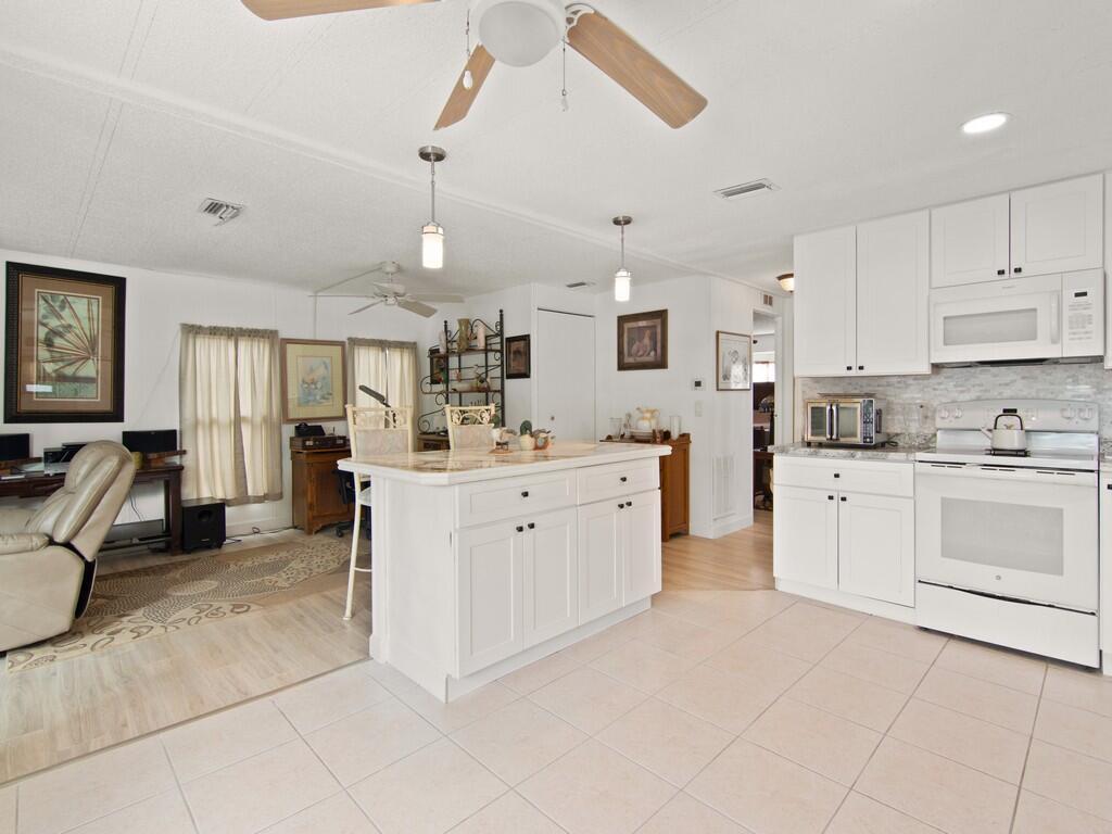 8 Brisa Lane, Port St. Lucie FL 34952 photo 2