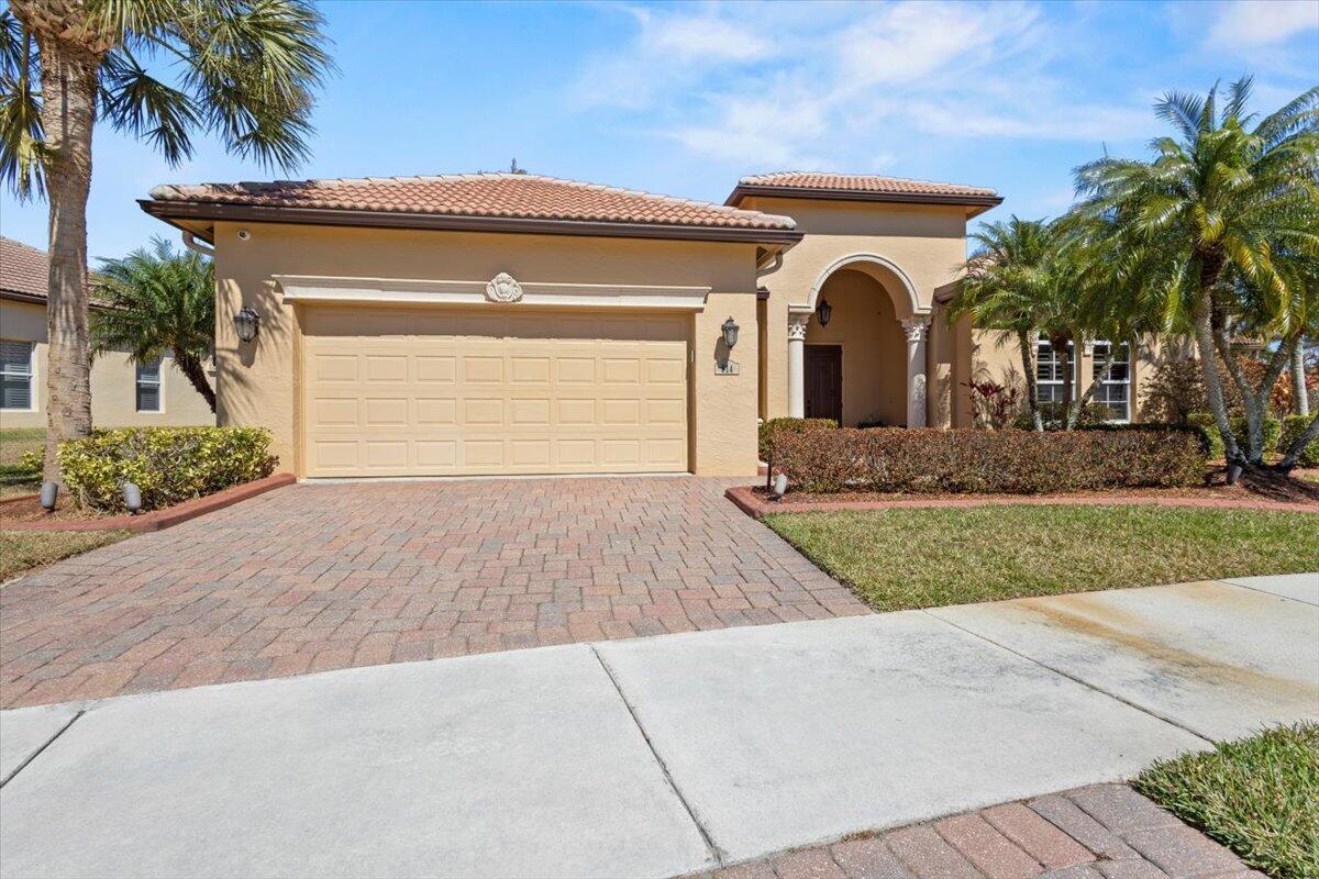 814 SW Saint Julien Court, Port St. Lucie FL 34986 photo 2