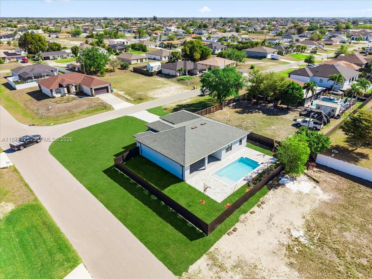 18 NE 11th LN, Cape Coral FL 33909 photo 2