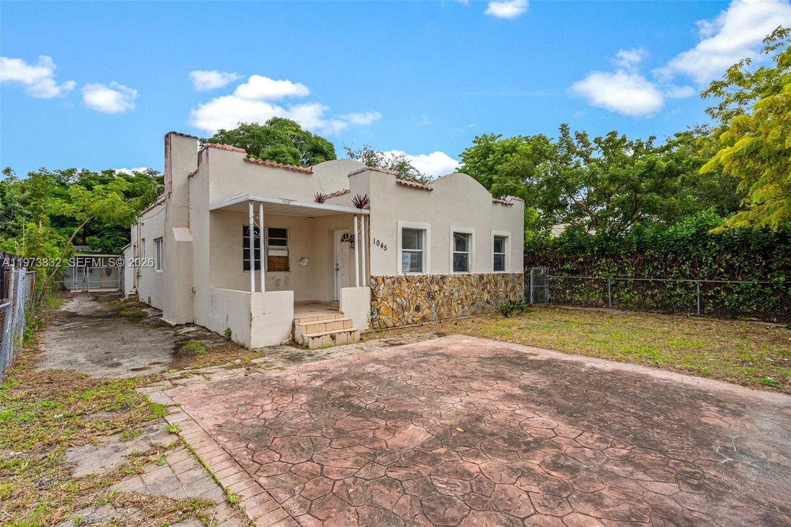 1045 SW 20th Ave, Miami FL 33135 photo 2