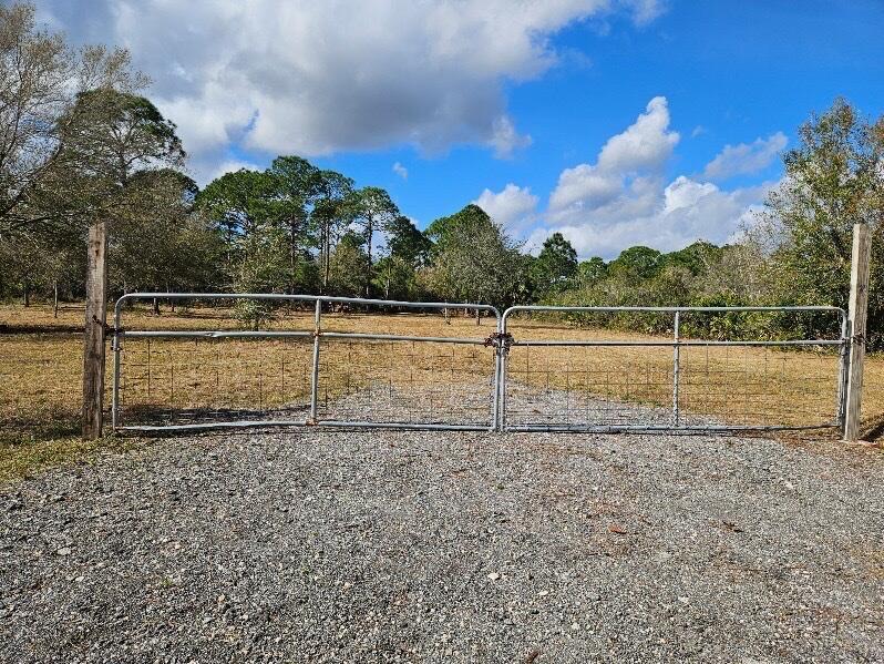 570 S Palomino Street, Clewiston FL 33440 photo 2