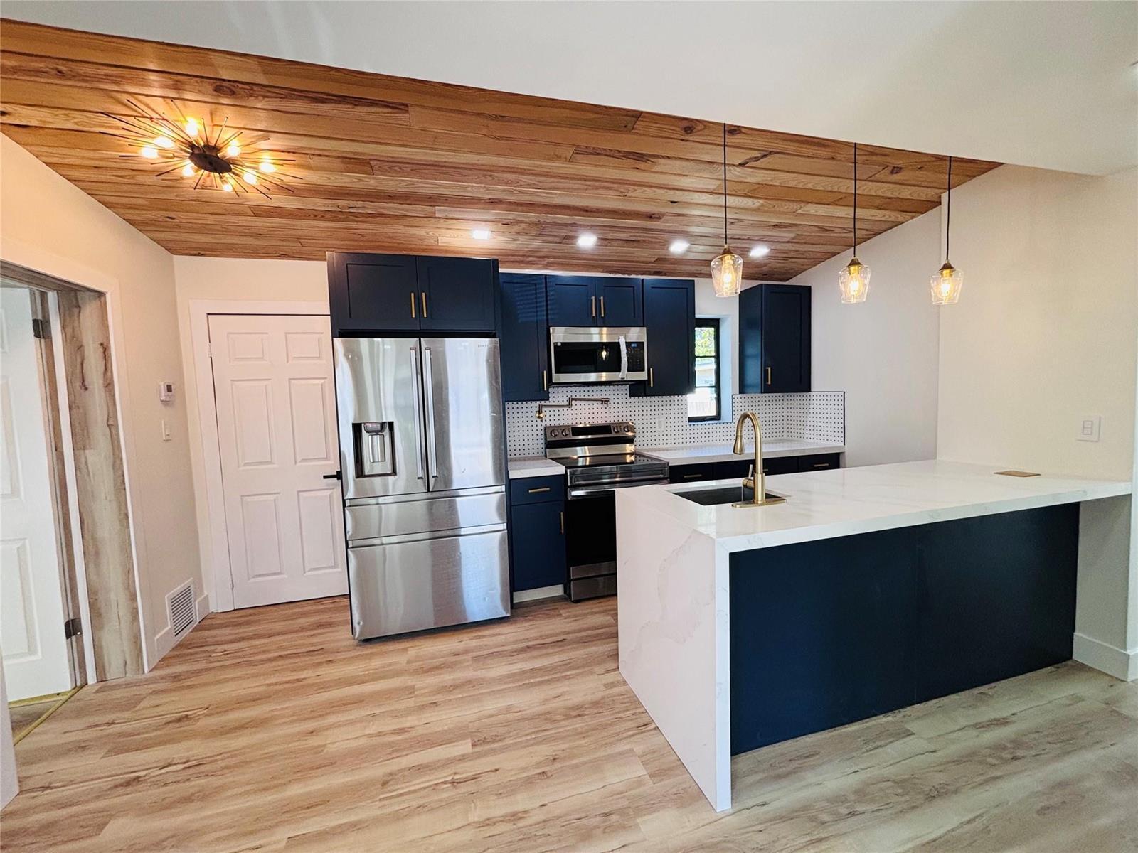 105 NW 28th Way, Fort Lauderdale FL 33311 photo 4