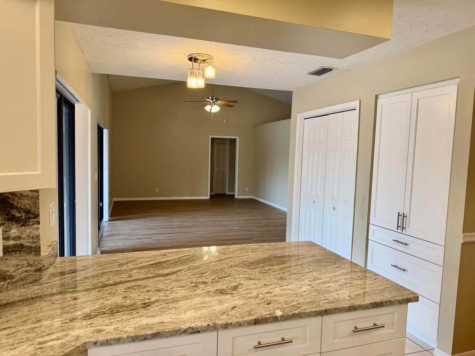 13427 Kingsbury Drive, Wellington FL 33414 photo 5