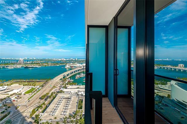 398 NE 5th St # 2802, Miami FL 33132 photo 2